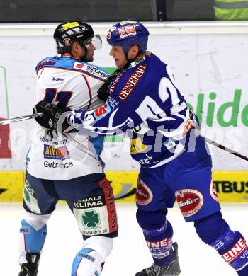 EBEL. Eishockey Bundesliga. EC Rekord Fenster VSV gegen SAPA Fehervar AV19. Mike Craig,  (VSV), Harlan Pratt (Alba Volan). Villach, am 1.1.2012.
Foto: Kuess 


---
pressefotos, pressefotografie, kuess, qs, qspictures, sport, bild, bilder, bilddatenbank