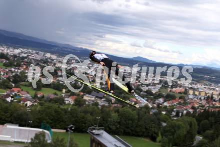 Schispringen. Florian Gugg. Villach, 9.8.2011.
Foto: Kuess
---
pressefotos, pressefotografie, kuess, qs, qspictures, sport, bild, bilder, bilddatenbank