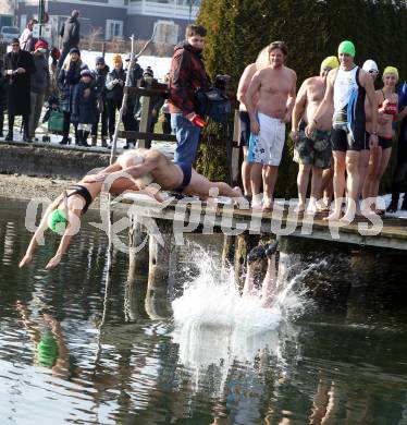 Neujahrsschwimmen. Velden, am 1.1.2012.
Foto: Kuess
---
pressefotos, pressefotografie, kuess, qs, qspictures, sport, bild, bilder, bilddatenbank