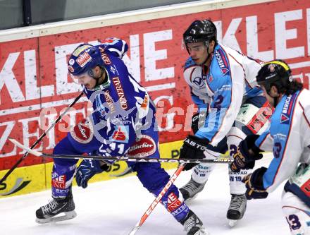 EBEL. Eishockey Bundesliga. EC Rekord Fenster VSV gegen SAPA Fehervar AV19. Nico Toff,  (VSV), Peter Hetenyi, Tamas Sille (Alba Volan). Villach, am 1.1.2012.
Foto: Kuess 


---
pressefotos, pressefotografie, kuess, qs, qspictures, sport, bild, bilder, bilddatenbank