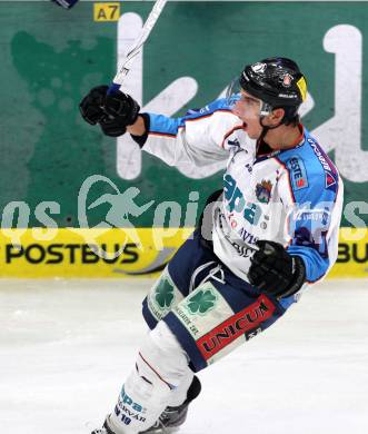 EBEL. Eishockey Bundesliga. EC Rekord Fenster VSV gegen SAPA Fehervar AV19.  Torjubel Istvan Sofron (Alba Volan). Villach, am 1.1.2012.
Foto: Kuess 


---
pressefotos, pressefotografie, kuess, qs, qspictures, sport, bild, bilder, bilddatenbank