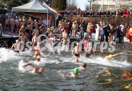 Neujahrsschwimmen. Velden, am 1.1.2012.
Foto: Kuess
---
pressefotos, pressefotografie, kuess, qs, qspictures, sport, bild, bilder, bilddatenbank