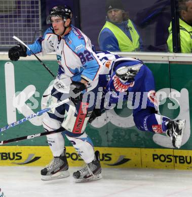 EBEL. Eishockey Bundesliga. EC Rekord Fenster VSV gegen SAPA Fehervar AV19. Markus Peintner, (VSV), Balint Magosi  (Alba Volan). Villach, am 1.1.2012.
Foto: Kuess 


---
pressefotos, pressefotografie, kuess, qs, qspictures, sport, bild, bilder, bilddatenbank