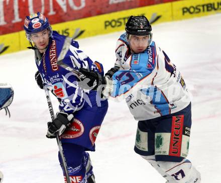 EBEL. Eishockey Bundesliga. EC Rekord Fenster VSV gegen SAPA Fehervar AV19. Marco Pewal, (VSV),  Balazs Lada (Alba Volan). Villach, am 1.1.2012.
Foto: Kuess 


---
pressefotos, pressefotografie, kuess, qs, qspictures, sport, bild, bilder, bilddatenbank