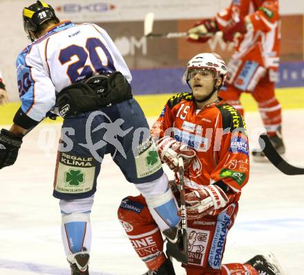 EBEL. Eishockey Bundesliga. KAC gegen SAPA Fehervar AV19. GEIER Stefan (KAC), SOFRON Istvar (Alba Volan). Klagenfurt, am 3.1.2012.
Foto: Kuess

---
pressefotos, pressefotografie, kuess, qs, qspictures, sport, bild, bilder, bilddatenbank