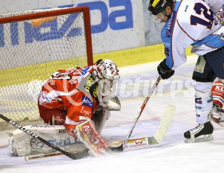 EBEL. Eishockey Bundesliga. KAC gegen SAPA Fehervar AV19. CHIODO Andy (KAC), BENK Andras (Alba Volan). Klagenfurt, am 3.1.2012.
Foto: Kuess

---
pressefotos, pressefotografie, kuess, qs, qspictures, sport, bild, bilder, bilddatenbank