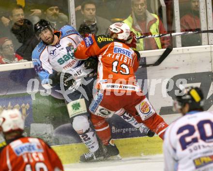 EBEL. Eishockey Bundesliga. KAC gegen SAPA Fehervar AV19. KIRISITS Johannes (KAC), VAS Marton (Alba Volan). Klagenfurt, am 3.1.2012.
Foto: Kuess

---
pressefotos, pressefotografie, kuess, qs, qspictures, sport, bild, bilder, bilddatenbank