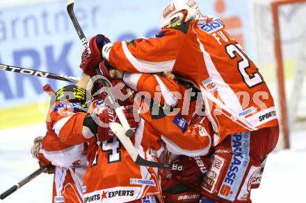 EBEL. Eishockey Bundesliga. KAC gegen SAPA Fehervar AV19. Torjubel (KAC). Klagenfurt, am 3.1.2012.
Foto: Kuess

---
pressefotos, pressefotografie, kuess, qs, qspictures, sport, bild, bilder, bilddatenbank