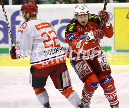 EBEL. Eishockey Bundesliga. KAC gegen HK Acroni Jesenice. SCHULLER David (KAC), DOLINSEK Jure (Jesenice). Klagenfurt, am 6.1.2012.
Foto: Kuess

---
pressefotos, pressefotografie, kuess, qs, qspictures, sport, bild, bilder, bilddatenbank