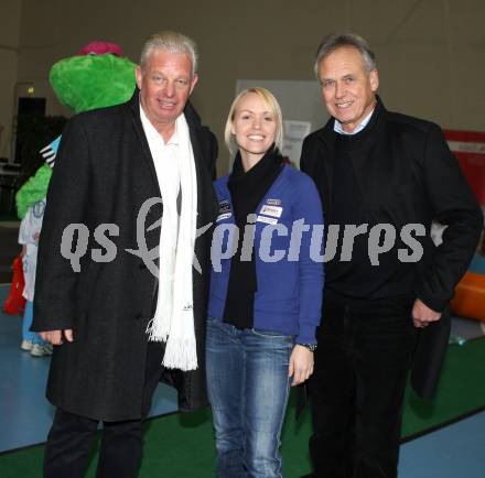 Kaerntner Sport Charity.  Reinhard Tellian, Jasmin Ouschan, Kurt Steiner. Klagenfurt, am 8.1.2012.
Foto: Kuess
---
pressefotos, pressefotografie, kuess, qs, qspictures, sport, bild, bilder, bilddatenbank