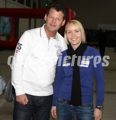 Kaerntner Sport Charity. Buergermeister Christian Scheider, Jasmin Ouschan. Klagenfurt, am 8.1.2012.
Foto: Kuess
---
pressefotos, pressefotografie, kuess, qs, qspictures, sport, bild, bilder, bilddatenbank