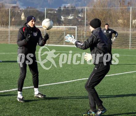 Fussball. 1. Liga. WAC/St. Andrae. Trainingsbeginn. Adi Preschern, Max Friesacher. Wolfsberg, 9.1.2012.
Foto: Kuess
---
pressefotos, pressefotografie, kuess, qs, qspictures, sport, bild, bilder, bilddatenbank