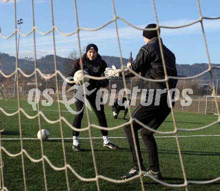 Fussball. 1. Liga. WAC/St. Andrae. Trainingsbeginn. Adi Preschern, Max Friesacher. Wolfsberg, 9.1.2012.
Foto: Kuess
---
pressefotos, pressefotografie, kuess, qs, qspictures, sport, bild, bilder, bilddatenbank