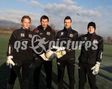 Fussball. 1. Liga. WAC/St. Andrae. Trainingsbeginn. Christian Dobnik, Adi Preschern, Stefan Takats, Max Friesacher. Wolfsberg, 9.1.2012.
Foto: Kuess
---
pressefotos, pressefotografie, kuess, qs, qspictures, sport, bild, bilder, bilddatenbank