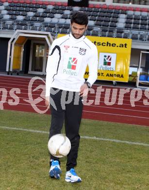 Fussball. 1. Liga. WAC/St. Andrae. JosÃ© Antonio Solano Moreno. Wolfsberg, 9.1.2012
Foto: Kuess
---
pressefotos, pressefotografie, kuess, qs, qspictures, sport, bild, bilder, bilddatenbank