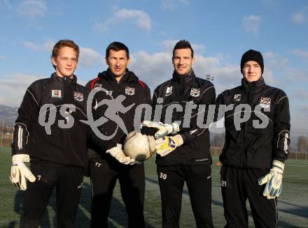 Fussball. 1. Liga. WAC/St. Andrae. Trainingsbeginn. Christian Dobnik, Adi Preschern, Stefan Takats, Max Friesacher. Wolfsberg, 9.1.2012.
Foto: Kuess
---
pressefotos, pressefotografie, kuess, qs, qspictures, sport, bild, bilder, bilddatenbank