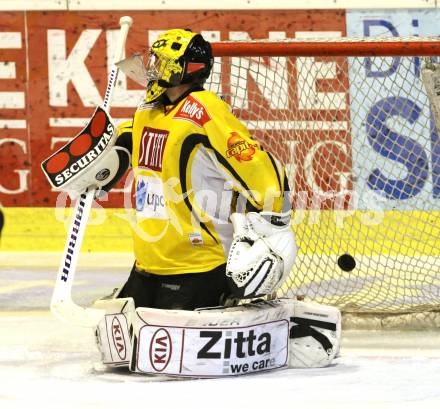 EBEL. Eishockey Bundesliga. KAC gegen UPC VIENNA CAPITALS. Tor DIVIS Reinhard (Caps). Klagenfurt, am 10.1.2012.
Foto: Kuess

---
pressefotos, pressefotografie, kuess, qs, qspictures, sport, bild, bilder, bilddatenbank