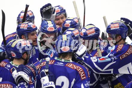 EBEL. Eishockey Bundesliga. EC Rekord Fenster VSV gegen EC Red Bull Salzburg. Jubel (VSV), (Salzburg). Villach, am 10.1.2012.
Foto: Kuess 
---
pressefotos, pressefotografie, kuess, qs, qspictures, sport, bild, bilder, bilddatenbank