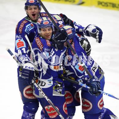 EBEL. Eishockey Bundesliga. EC Rekord Fenster VSV gegen EC Red Bull Salzburg. Torjubel (VSV), (Salzburg). Villach, am 10.1.2012.
Foto: Kuess 
---
pressefotos, pressefotografie, kuess, qs, qspictures, sport, bild, bilder, bilddatenbank