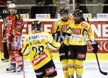 EBEL. Eishockey Bundesliga. KAC gegen UPC VIENNA CAPITALS. jubel caps. Klagenfurt, am 10.1.2012.
Foto: Kuess

---
pressefotos, pressefotografie, kuess, qs, qspictures, sport, bild, bilder, bilddatenbank