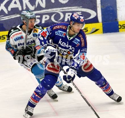 EBEL. Eishockey Bundesliga. EC Rekord Fenster VSV gegen EHC LIWEST BLACK WINGS LINZ. ALTMANN Mario (VSV), HISEY Rob (Linz). Villach, am 13.1.2012.
Foto: Kuess 


---
pressefotos, pressefotografie, kuess, qs, qspictures, sport, bild, bilder, bilddatenbank