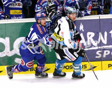 EBEL. Eishockey Bundesliga. EC Rekord Fenster VSV gegen EHC LIWEST BLACK WINGS LINZ. TOFF Nico (VSV), LUKAS Philipp (Linz). Villach, am 13.1.2012.
Foto: Kuess 


---
pressefotos, pressefotografie, kuess, qs, qspictures, sport, bild, bilder, bilddatenbank