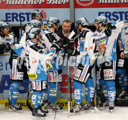 EBEL. Eishockey Bundesliga. EC Rekord Fenster VSV gegen EHC LIWEST BLACK WINGS LINZ. rob daum  (Linz). Villach, am 13.1.2012.
Foto: Kuess 


---
pressefotos, pressefotografie, kuess, qs, qspictures, sport, bild, bilder, bilddatenbank