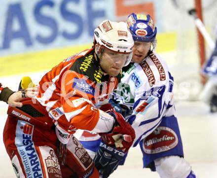 EBEL. Eishockey Bundesliga. KAC gegen VSV. TENUTE Joseph
 (KAC), KASPITZ Roland (VSV). Klagenfurt, am 17.1.2012.
Foto: Kuess

---
pressefotos, pressefotografie, kuess, qs, qspictures, sport, bild, bilder, bilddatenbank