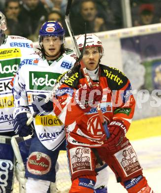 EBEL. Eishockey Bundesliga. KAC gegen VSV. KALT Dieter (KAC), WIEDERGUT Andreas (VSV). Klagenfurt, am 17.1.2012.
Foto: Kuess

---
pressefotos, pressefotografie, kuess, qs, qspictures, sport, bild, bilder, bilddatenbank