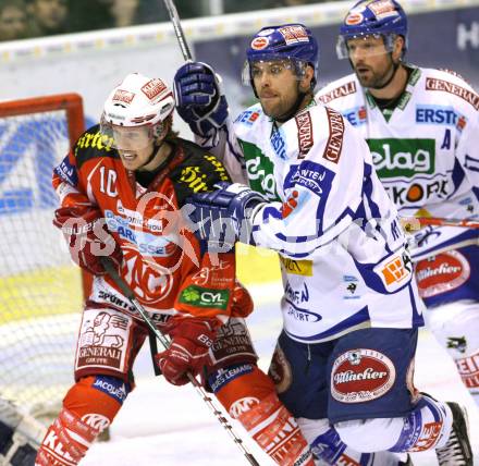 EBEL. Eishockey Bundesliga. KAC gegen VSV. SCOFIELD Tyler (KAC), MITCHELL Kevin (VSV). Klagenfurt, am 17.1.2012.
Foto: Kuess

---
pressefotos, pressefotografie, kuess, qs, qspictures, sport, bild, bilder, bilddatenbank