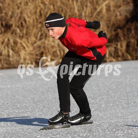 Eisschnellauf. Eislaufverein Woerthersee. Magdalena Mayerhofer. Hoerzendorfer See, 27.12.2011.
Foto: Kuess
---
pressefotos, pressefotografie, kuess, qs, qspictures, sport, bild, bilder, bilddatenbank