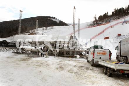 Schi Alpin. Schi Weltcup Rennen Bad Kleinkirchheim. Vorberichte. Aufbauarbeiten. Bad Kleinkirchheim, am 4.1.2012.
Foto: Kuess
---
pressefotos, pressefotografie, kuess, qs, qspictures, sport, bild, bilder, bilddatenbank