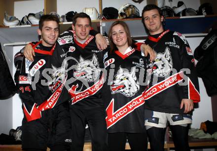 Eishockey Nachwuchsmeisterschaft U18, U20. Jugendolympiade. Erol Alp, Helge Dobnig,Tamara Grascher, Andreas Schmidhofer,  (Tarco Woelfe). Klagenfurt, am 8.1.2012.
Foto: Kuess
---
pressefotos, pressefotografie, kuess, qs, qspictures, sport, bild, bilder, bilddatenbank