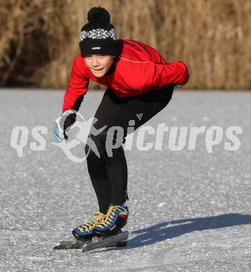 Eisschnellauf. Eislaufverein Woerthersee. Erik Mayerhofer. Hoerzendorfer See, 27.12.2011.
Foto: Kuess
---
pressefotos, pressefotografie, kuess, qs, qspictures, sport, bild, bilder, bilddatenbank