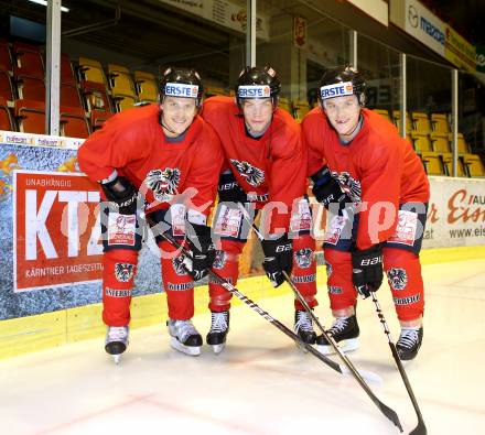 Eishockey. Nationalteam Oesterreich. Manuel Geier, Thomas Hundertpfund, Stephan Geier. Klagenfurt, 15.12.2011.
Foto: Kuess
---
pressefotos, pressefotografie, kuess, qs, qspictures, sport, bild, bilder, bilddatenbank