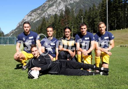 Fussball Unterliga Ost. DSG Sele Zell gegen Landskron. Alexander Stroj, Engelhard Kevin, Trainer Thomas Gilgenreiner, Andreas Orter, Dominik Debriacher, Julian Schneider (Landskron). Zell Pfarre, am 2.10.2011.
Foto: Kuess
---
pressefotos, pressefotografie, kuess, qs, qspictures, sport, bild, bilder, bilddatenbank