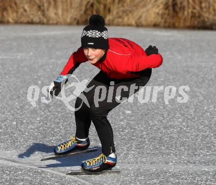 Eisschnellauf. Eislaufverein Woerthersee. Erik Mayerhofer. Hoerzendorfer See, 27.12.2011.
Foto: Kuess
---
pressefotos, pressefotografie, kuess, qs, qspictures, sport, bild, bilder, bilddatenbank