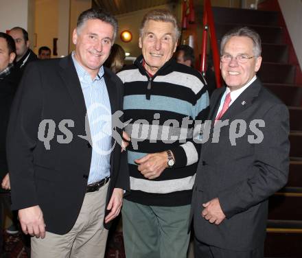 Eishockey Oesterreich Cup. Giuseppe Mion, Hermann Knoll, Dieter Kalt. Klagenfurt, 16.12.2011.
Foto: kuess
---
pressefotos, pressefotografie, kuess, qs, qspictures, sport, bild, bilder, bilddatenbank