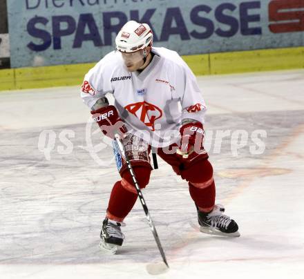 Eishockey. KAC. Joey Tenute. Klagenfurt, 15.11.2011.
Foto: Kuess
---
pressefotos, pressefotografie, kuess, qs, qspictures, sport, bild, bilder, bilddatenbank