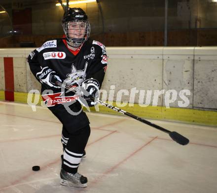 Eishockey Nachwuchsmeisterschaft U18, U20. Jugendolympiade. Tamara Grascher (Tarco Woelfe). Klagenfurt, am 8.1.2012.
Foto: Kuess
---
pressefotos, pressefotografie, kuess, qs, qspictures, sport, bild, bilder, bilddatenbank