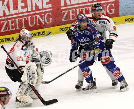 EBEL. Eishockey Bundesliga. EC Rekord Fenster VSV gegen HC Orli Znojmo.  Derek Damon (VSV), Filip Landsman, Martin Planek  (Znaim). Villach, am 20.1.2012.
Foto: Kuess 


---
pressefotos, pressefotografie, kuess, qs, qspictures, sport, bild, bilder, bilddatenbank