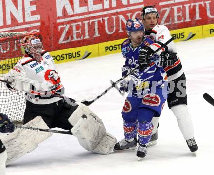 EBEL. Eishockey Bundesliga. EC Rekord Fenster VSV gegen HC Orli Znojmo.  Nicolas Petrik (VSV),  Jan Seda, Ondrej Kacetl (Znaim). Villach, am 20.1.2012.
Foto: Kuess 


---
pressefotos, pressefotografie, kuess, qs, qspictures, sport, bild, bilder, bilddatenbank