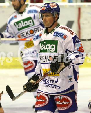 EBEL. Eishockey Bundesliga. KAC gegen VSV. Robert Shearer (VSV). Klagenfurt, am 17.1.2012.
Foto: Kuess

---
pressefotos, pressefotografie, kuess, qs, qspictures, sport, bild, bilder, bilddatenbank