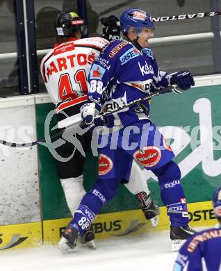 EBEL. Eishockey Bundesliga. EC Rekord Fenster VSV gegen HC Orli Znojmo.  Shayne Toporowski (VSV), David Bartos (Znaim). Villach, am 20.1.2012.
Foto: Kuess 


---
pressefotos, pressefotografie, kuess, qs, qspictures, sport, bild, bilder, bilddatenbank