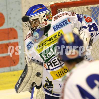 EBEL. Eishockey Bundesliga. KAC gegen VSV. Bernhard Starkbaum (VSV). Klagenfurt, am 17.1.2012.
Foto: Kuess

---
pressefotos, pressefotografie, kuess, qs, qspictures, sport, bild, bilder, bilddatenbank