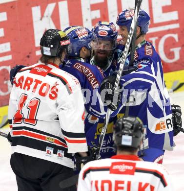 EBEL. Eishockey Bundesliga. EC Rekord Fenster VSV gegen HC Orli Znojmo.  Torjubel Derek Damon, Markus Peintner, Mike Craig (VSV),  (Znaim). Villach, am 20.1.2012.
Foto: Kuess 


---
pressefotos, pressefotografie, kuess, qs, qspictures, sport, bild, bilder, bilddatenbank