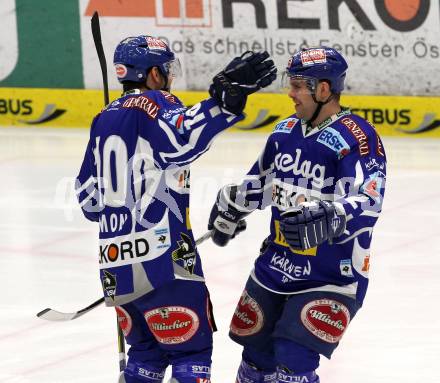 EBEL. Eishockey Bundesliga. EC Rekord Fenster VSV gegen HC Orli Znojmo.  Torjubel Derek Damon, Kevin Mitchell (VSV),  (Znaim). Villach, am 20.1.2012.
Foto: Kuess 


---
pressefotos, pressefotografie, kuess, qs, qspictures, sport, bild, bilder, bilddatenbank