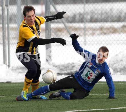 Fussball Testspiel. WAC/St. Andrae gegen VSV. Manuel Kerhe (WAC), Lukas Kircher (VSV). St. Andrae, am 21.1.2012.
Foto: Kuess
---
pressefotos, pressefotografie, kuess, qs, qspictures, sport, bild, bilder, bilddatenbank