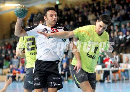 Handball. Bundesliga. HCK 59 Klagenfurt gegen SC kelag Ferlach. Markus Goeschl, (HCK), Dino Poje (Ferlach). Klagenfurt, 21.1.2012
Foto: Kuess 


---
pressefotos, pressefotografie, kuess, qs, qspictures, sport, bild, bilder, bilddatenbank