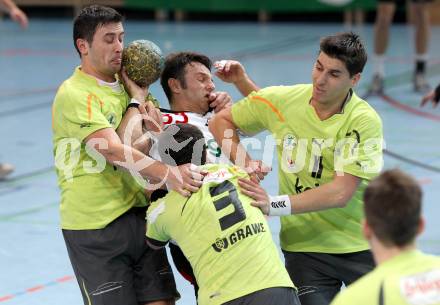 Handball. Bundesliga. HCK 59 Klagenfurt gegen SC kelag Ferlach. Josef Sourek, Markus Goeschl, (HCK), Dino Poje (Ferlach). Klagenfurt, 21.1.2012
Foto: Kuess 


---
pressefotos, pressefotografie, kuess, qs, qspictures, sport, bild, bilder, bilddatenbank